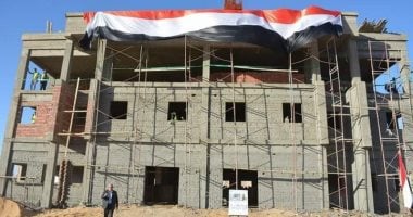 محافظ الوادي الجديد يتفقد أعمال المبادرة الرئاسية حياة كريمة بقرى الفرافرة