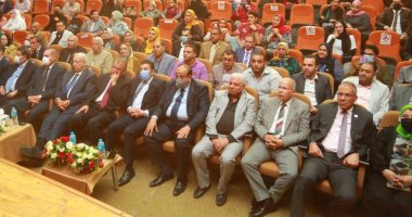 محافظ كفر الشيخ يكرم المحافظين السابقين فى احتفالية العيد القومى الـ65