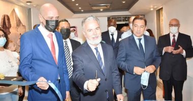السفير البرازيلى يثمن معرض "العودة إلى مصر" لتصويره رحلة "دوم بيدرو" لمصر