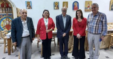 وفد من الجامعات العراقية يزور معهد الدراسات القبطية بالكاتدرائية المرقسية