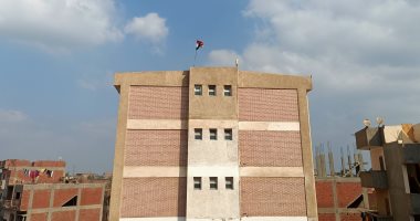 مدرس يعتدى على طالب ويصيبه بـ 15 غرزة فى الوجه بالمنوفية.. فيديو