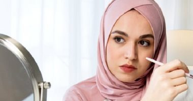 ميكب فى 5 دقايق.. اعرفي إزاي تعملي مكياج سريع في 8 خطوات لإطلالة مثالية