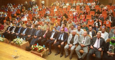 احتفالية كفر الشيخ بالعيد القومي.. تكريم بيج رامي والمحافظين السابقين.. صور