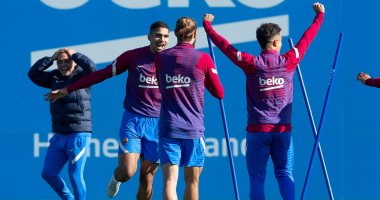 لاعبو برشلونة ينهون استعداداتهم لمباراة فيجو وسط ترقب لوصول تشافي.. صور