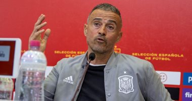 لويس إنريكي يتمنى حظا سعيدا لتشافي فى تدريب برشلونة