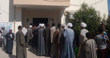 الكشف على 1140 مواطنا فى قافلة طبية مجانية بقنا ضمن مبادرة "حياة كريمة"