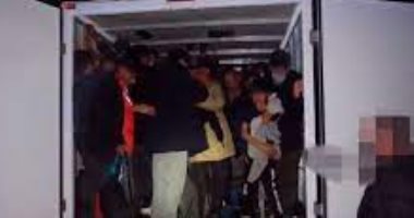 العثور على 150 مهاجرا تركوا فى شاحنة جنوب المكسيك