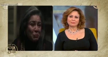 إلهام شاهين تبكى على الهواء أثناء عرض مشهد من "حظر تجول" فى "بيت للكل"