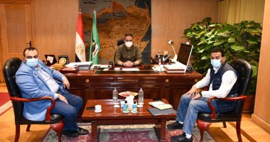 محافظ الفيوم يوجه بتوفير احتياطي مناسب من الأكسجين بالمستشفيات 