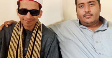 عثمان طالب بكلية أصول الدين يبدع فى تجويد القرآن ويحاكى كبار القراء.. فيديو 