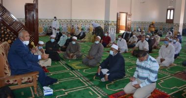 محافظ الوادى الجديد يفتتح مسجد حى أرض النخيل بمدينة بلاط.. صور