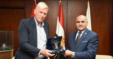 رئيس جامعة الأقصر يستقبل السفير الهولندي لبحث التعاون المشترك