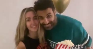 هنا الزاهد تحتفل بعيد ميلاد أحمد فهمى بتورتة الأهلى وفيديو لذكرياتهما الجميلة