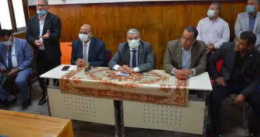 محافظ المنيا يوجه بتقديم كافة أوجه الدعم وجميع متطلبات العملية الدراسية