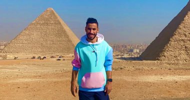 ناصر ماهر يستغل إجازة فيوتشر فى زيارة الأهرامات.. صور