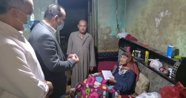 الأب والإنسان.. الرئيس السيسى يوجه بتوفير شقة سكنية للمواطنة باتعة السيد إبراهيم.. ونقلها لمستشفى شبراخيت لإجراء الفحوصات اللازمة وتقديم المساعدة الطبية.. وصرف معاش لحفيدتها المطلقة.. وإجراء عملية لنجلها.. صور