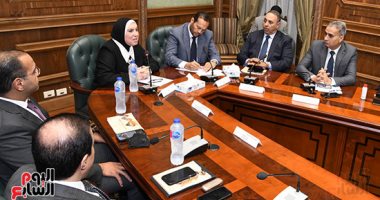 ملفات هامة باجتماعات لجان مجلس الشيوخ.. نيفين جامع: نعمل على تعميق التصنيع المحلى.. لجنة الصناعة: نتابع أنشطة الوزارة بمختلف القطاعات.. توصية بتعظيم صادرات الأدوية فى إفريقيا.. مناقشة قضية الوعى وميكنة التقاضى