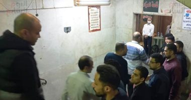 المخرج تامر محسن ونبيل نور الدين أبرز الحاضرين فى عزاء أحمد عبد الحى 