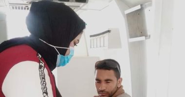 استمرار أعمال الفرق المتنقله لتطعيم المواطنين بلقاح كورونا بالبحر الأحمر.. صور 