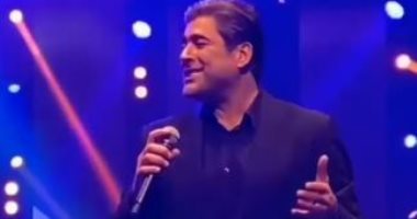 وائل كفورى فى أول حفل غنائى بعد تعرضه لحادث كبير: "انكتب لى عمر جديد".. فيديو