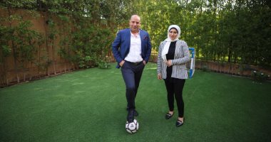 شاهد عيان على انطلاق رحلة محمد صلاح للعالمية.. أسامة الصعيدى عضو المقاولون السابق: رفضنا انتقاله للأهلى ورفعنا عقده لـ300 ألف جنيه.. بوليصة تأمين بمليون يورو فى بازل.. ويتفوق على ميسى ورونالدو.. صور