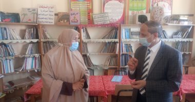 وكيل تعليم كفر الشيخ يحيل مدير مدرسة ومعلما للتحقيق خلال جولة على المدارس