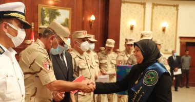 الجيش الثانى الميدانى يكرم أسر الشهداء ومصابى العمليات الحربية
