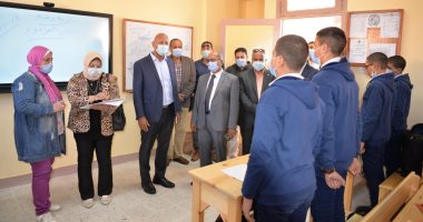 نائب رئيس القابضة للمياه يتفقد مشروعات المياه والصرف بالإسكندرية 