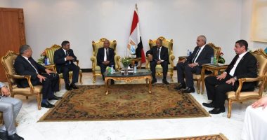 وفد برلمانى يزور مصنع أبو زعبل للصناعات المتخصصة بالإنتاج الحربى
