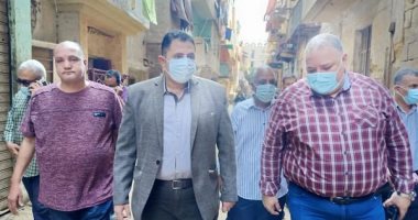 نائب محافظ القاهرة يتفقد أعمال رصف الشوارع بـ"الإنترلوك" بحى شبرا