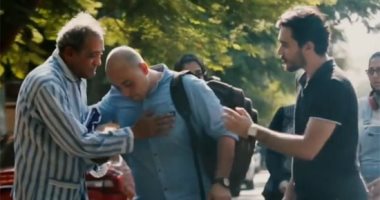 شوف شهامة وجدعنة المصريين لما شافوا ابنا عاقا يعتدى على أبيه "الحلزومة"