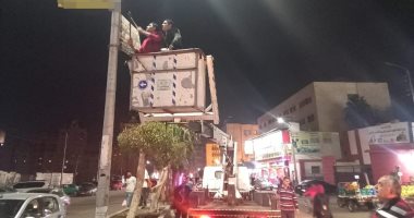 حملات مسائية لمراجعة الإعلانات المرخصة وإزالة المخالفات فى المنصورة