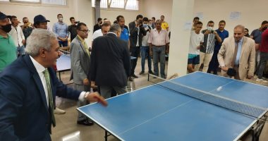 رئيس جامعة الأزهر يلعب "بينج بونج" فى افتتاح الدورة الرياضية للطلاب