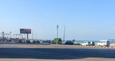 سيولة مرورية بالإسكندرية بعد شبورة صباحية كثيفة على الطرق.. لايف