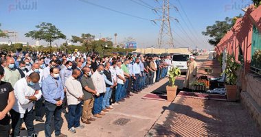 وصول جثمان أحمد خليل لمسجد الشرطة بالشيخ زايد لتأدية صلاة الجنازة