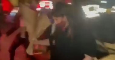 سفيرة إسرائيل بلندن تهرب من مؤتمر بعد احتجاج نشطاء داعمين لفلسطين.. فيديو