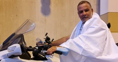 لأول مرة فى العالم رحالة مصرى يصل الأراضى السعودية على "موتوسيكل" لتأدية العمرة