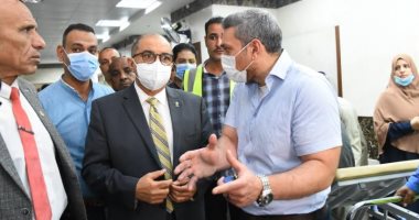 رئيس جامعة أسيوط يطمئن على انتظام العمل بعيادات مستشفى الإصابات الجديد