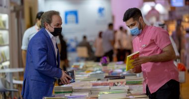 هتموت من الضحك.. مواقف وطرائف تحدث فى دور النشر بمعرض الشارقة للكتاب