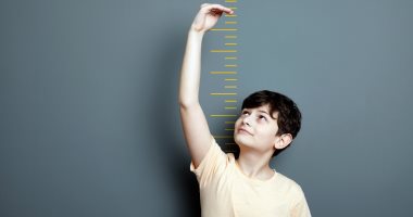 بعد فحص 4 ملايين طالب فى المدارس.. كيف يسبب سوء التغذية تقزم الأطفال؟