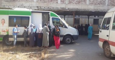 حياة كريمة.. فحص 1760 مريضا بقافلة طبية فى قرية البلاشون ببلبيس