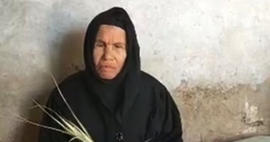 81 سنة ولسه بتعافر .. شاهد حكاية الحاجة جميلة أقدم صانعة خوص ومشغولات يدوية بالوادى الجديد