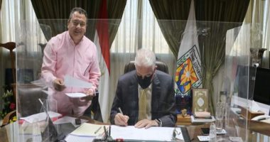 محافظ جنوب سيناء يعتمد عددا من قرارات التصالح على مخالفات البناء لأهالى أبو رديس