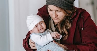 نصائح لاختيار ملابس طفلك لحمايته من برودة الجو.. اختارى مقاسات مناسبة