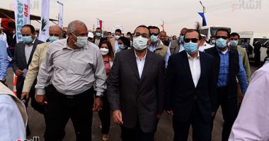 رئيس الوزراء يشهد تشغيل المرحلة الأولى من مشروع توصيل الغاز للمنازل بالخارجة.. افتتاح مركز تحويل السيارات للغاز الطبيعى بالمدينة.. ووزير البترول: المشروع يتم تنفيذه من خلال تكنولوجيا جديدة تطبق لأول مرة