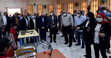 رئيس الوزراء يتفقد المدرسة اليابانية بالوادى الجديد .. فيديو 