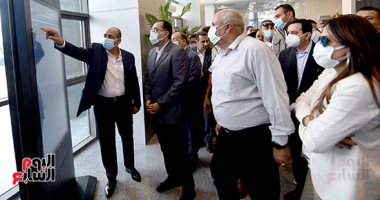 رئيس الوزراء يشهد افتتاح مركز خدمات المستثمرين بالوادى الجديد