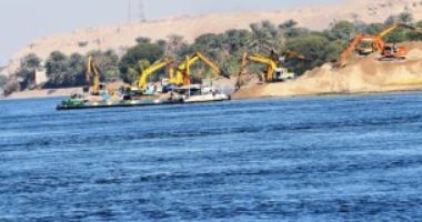 انتظام حركة البواخر السياحية بين أسوان والأقصر بعد شحوط باخرة أمام معبد كوم أمبو.. لايف