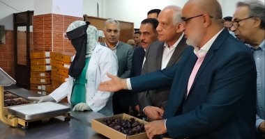 محافظ الجيزة يتفقد إحدى شركات الصناعات الغذائية