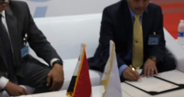 طارق شاهين يوقع خطاب نوايا بين مينائى الإسكندرية وجوانزو الصينى.. اعرف التفاصيل